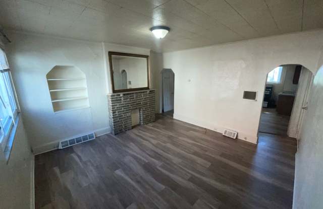 2 Bedroom Home in Bloomfield - Convenient Location - Available NOW Gallery 3