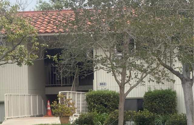 863 Ronda Mendoza Gallery 1