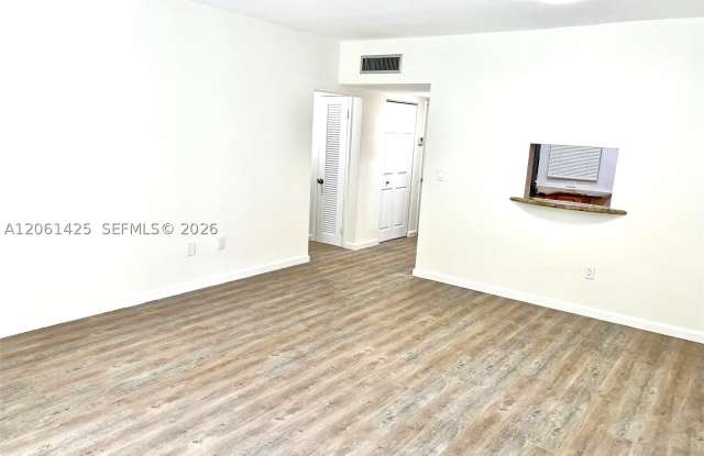 9159 SW 77th Ave Gallery 3