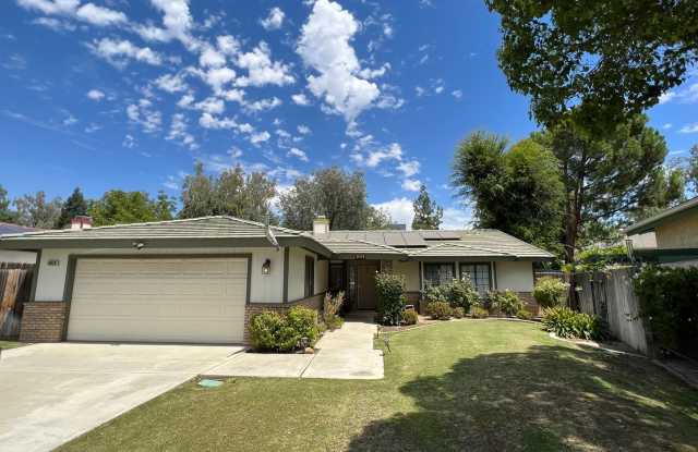 Northwest Bakersfield Home - 4816 Mecca Place, Bakersfield, CA 93308