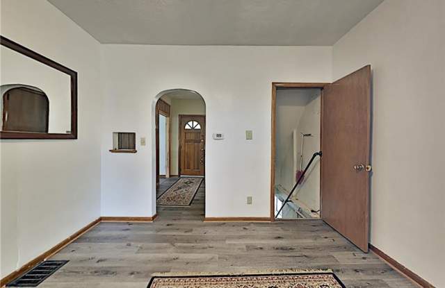 596 Locust Ave. Gallery 2