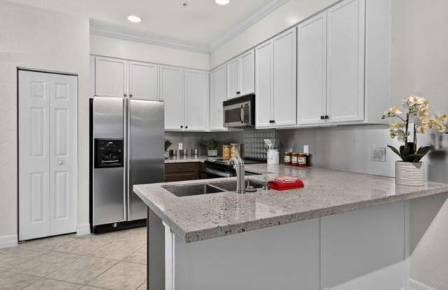 290 NE 5TH Avenue 4, Delray Beach, FL 33483 - 5547 Gallery 3