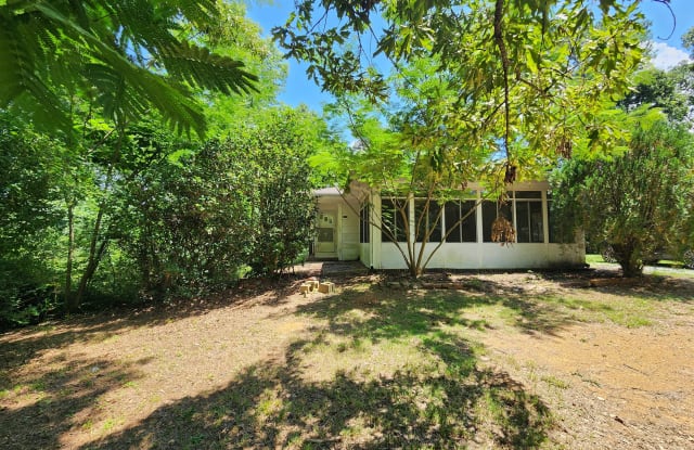 343 12th Avenue Southeast - 343 12th Avenue Southeast, Graysville, AL 35073