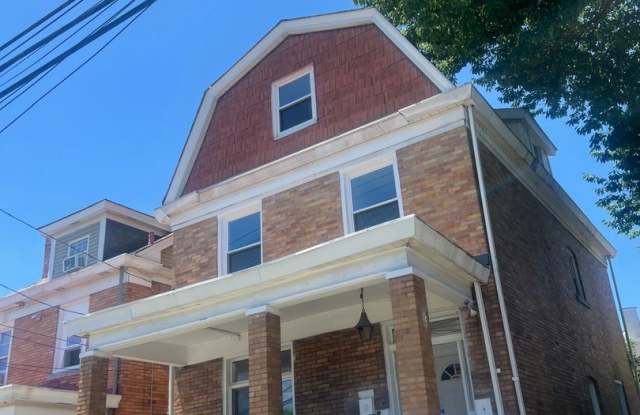Newly Renovated 4 Bed, 1 Bath - Spacious Home w/ Central AC - Available August 31st! photos photos