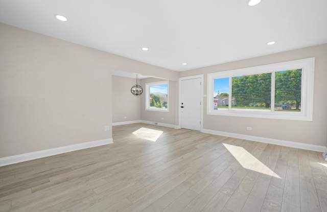 5206 State Road Gallery 2