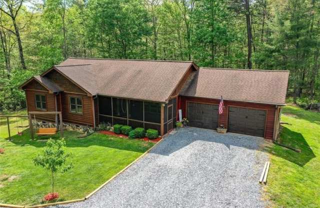 303 Pine Lane photos photos
