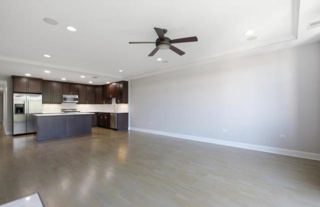 1915 W Diversey Parkway Gallery 2