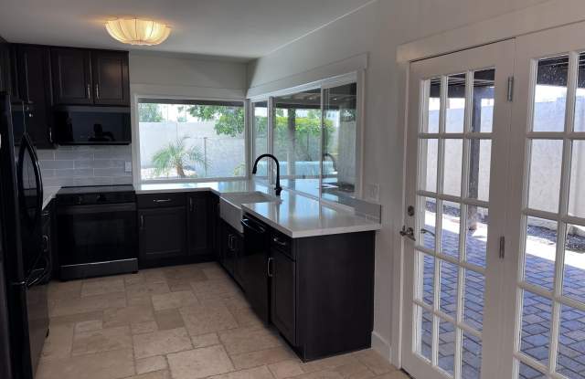 1201 E ESCONDIDO Drive Gallery 2