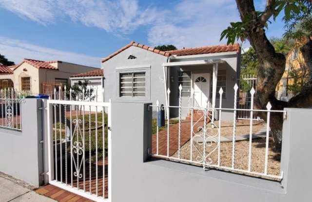 1765 SW 16th Ter photos photos