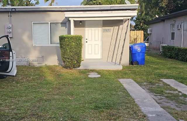 2821 SW 39th Ave photos photos