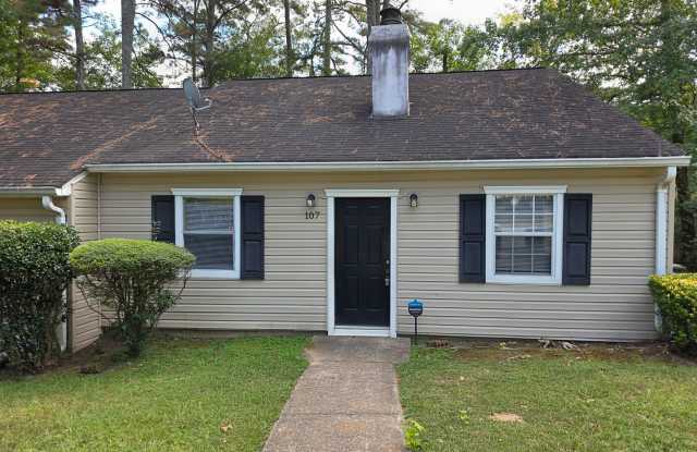 Charming 2-Bedroom Duplex in the Heart of Marietta – Near Marietta High School - 107 Westland Court Southwest, Marietta, GA 30064