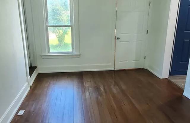 1118 W Webster Gallery 4