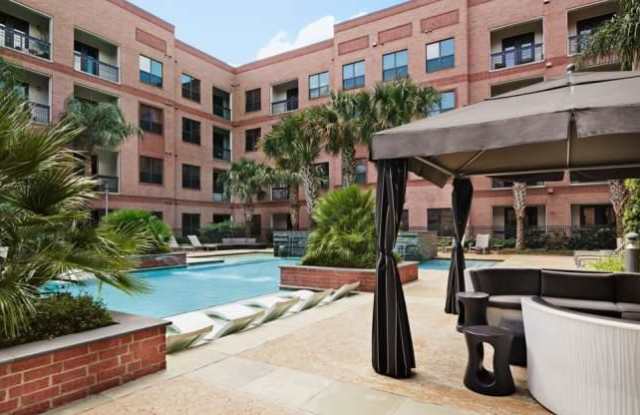 2725 Travis St, #126 - 2725 Travis Street, Houston, TX 77006