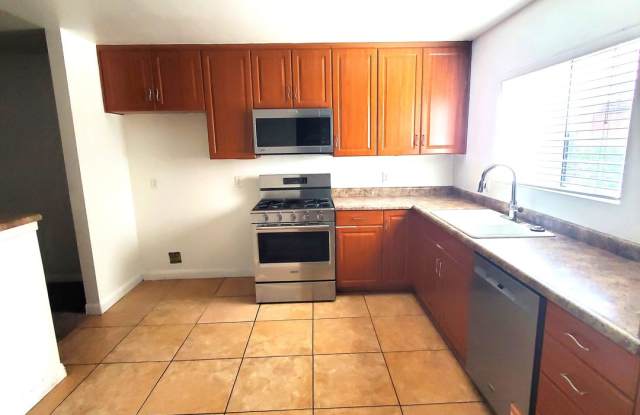 Condo in gated community in Calexico Gallery 3