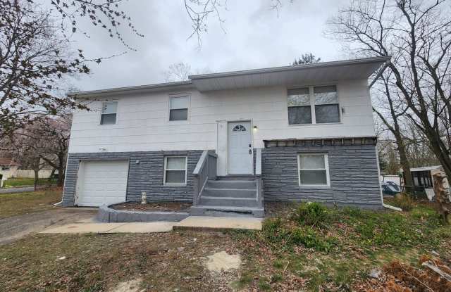 A Spacious 4 bedroom house for Rent !!! photos photos