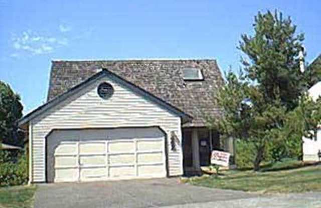 17545 NW Woodmere Court ~ Wonderful home in Cul-de-sac Gallery 1