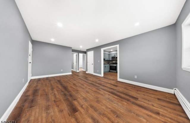 298-300 Belmont Ave Gallery 2