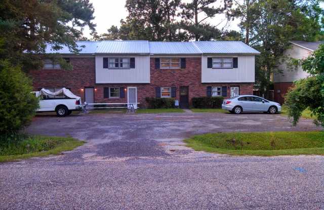 6218 Frontage Road Gallery 1