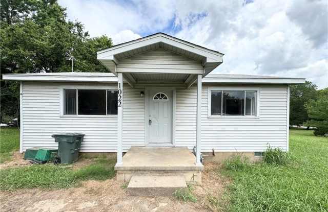 1022  W Pettigrew  ST photos photos