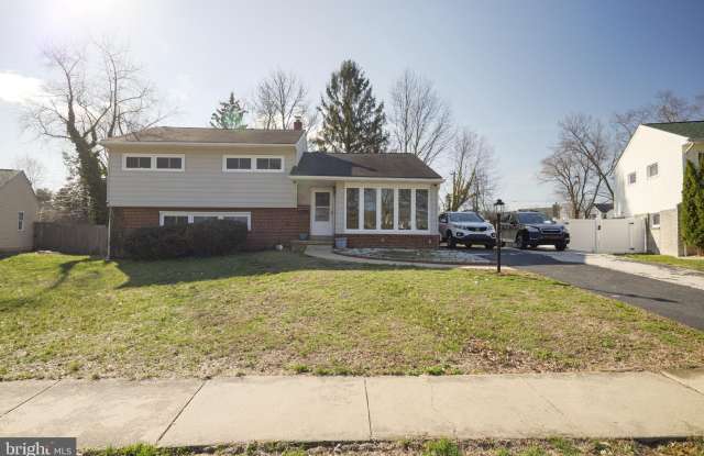 1016 S HILTON Road photos photos