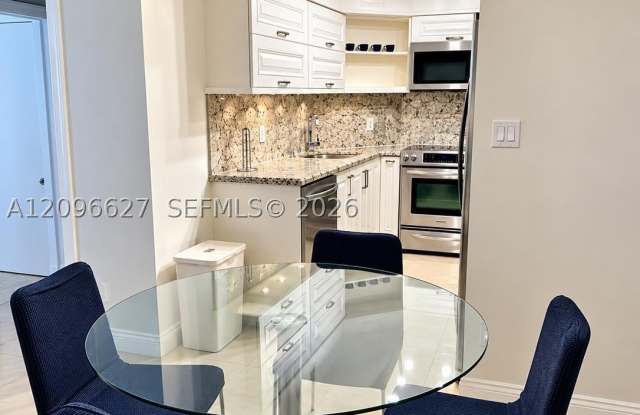 5225 Collins Ave Gallery 3