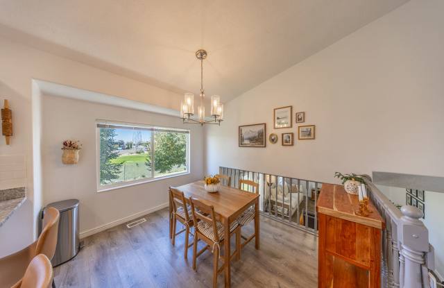 2674 75 East Gallery 4