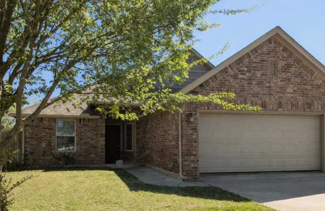 Comfort, Space & Flexibility – 3 Bed Home in Moore School District photos photos