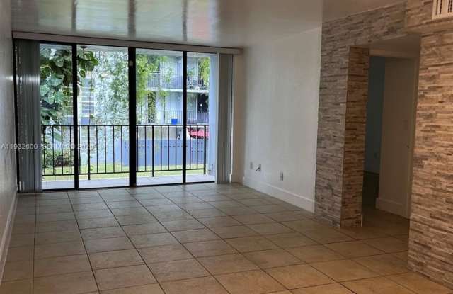 210 Fontainebleau Blvd photos photos