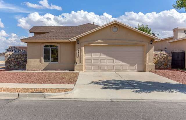Refreshing 3 Bedroom Property with REFRIGERATED AIR 20 minute drive to Fort Bliss photos photos