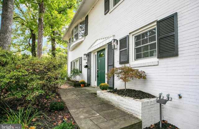 3710 LORCOM Lane Gallery 2