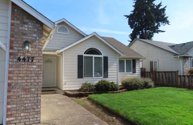 3 Bed, 2 Bath Home with 2-Car Garage & Covered Deck — Santa Clara, Eugene Gallery 1