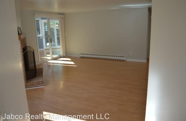 1722 Woodledge Circle Gallery 2