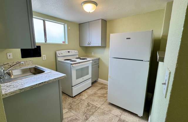 Renovated 1-bedroom attached studio with private entrace, ready for immedate move-in. photos photos