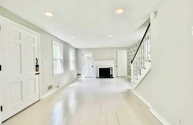 1187 Sussex Road Gallery 3