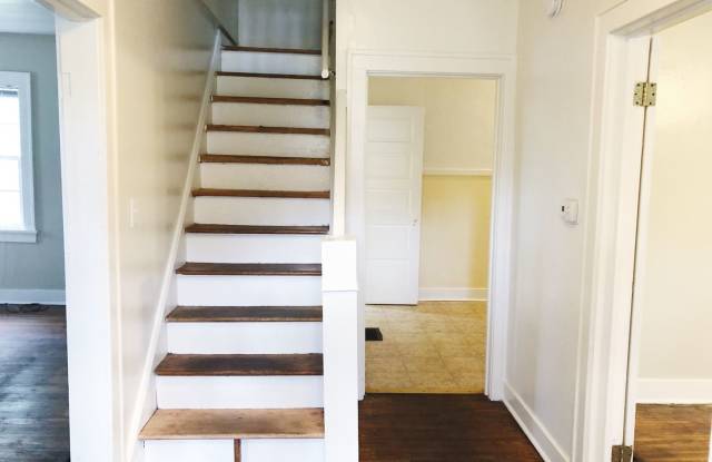 323 S. Eagleson - AVAILABLE JULY 2026 Gallery 3