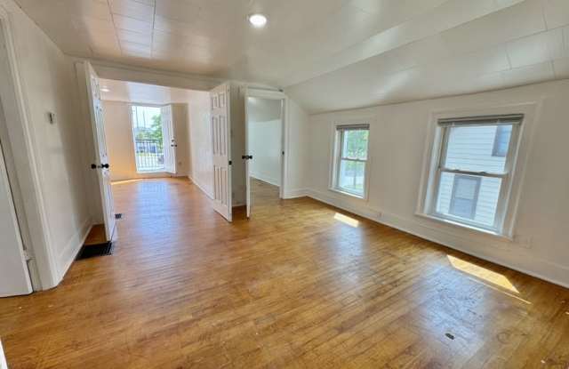 312 South Chestnut Avenue - Upper Gallery 3