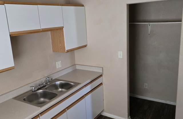 3005 Acero Ave photos photos