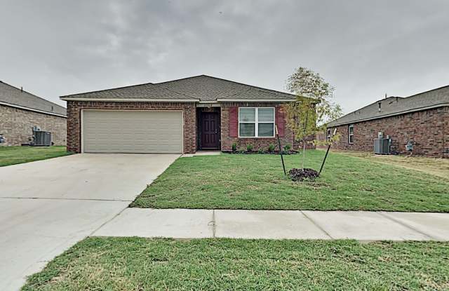 Very Nice 4 Bedroom 2 Bath Home in Yukon Schools photos photos