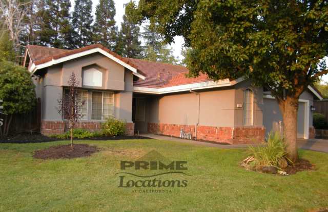 Refurbished 4 bedroom home on cul-de-sac 4 bedroom photos photos