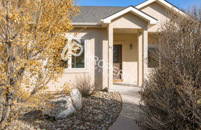 Single Level Battlement Mesa Home for Rent Gallery 3