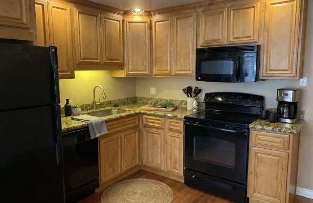 Estada Apartments Gallery 4
