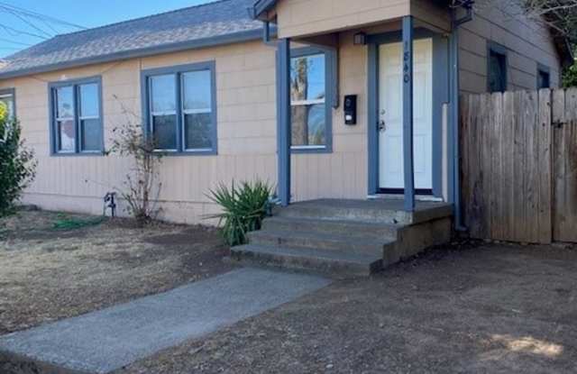 Charming Cottage in W. Redding! photos photos