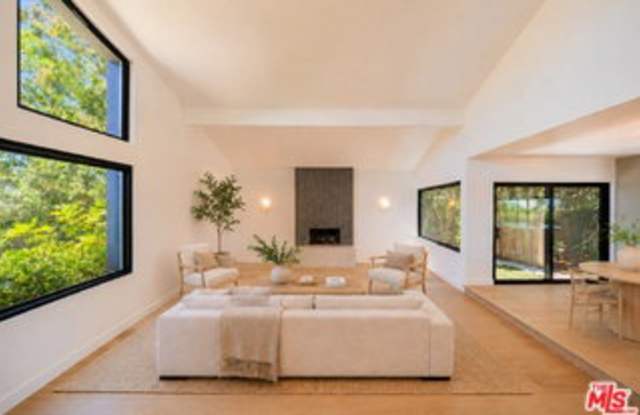 13302 Mulholland Drive photos photos