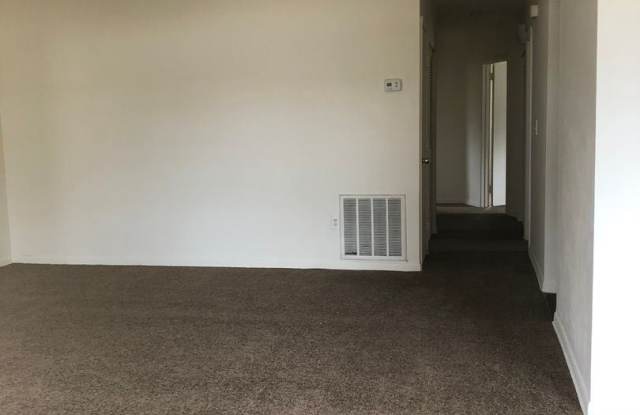 14904 N Boulevard Gallery 3