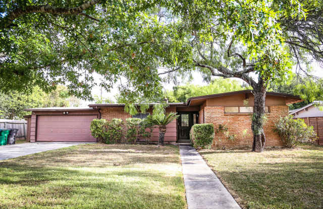 Charming 3-bedroom, 2-bath tucked away in highly desirable Northwood photos photos
