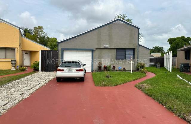 Charming 2BR 2BA Home w/ Full Appliance Suite • Fenced Yard • Driveway Parking in Miramar photos photos