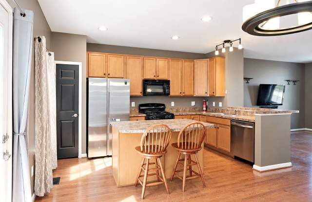 Pet-Friendly Pavilions at Pantops Townhome Gallery 3