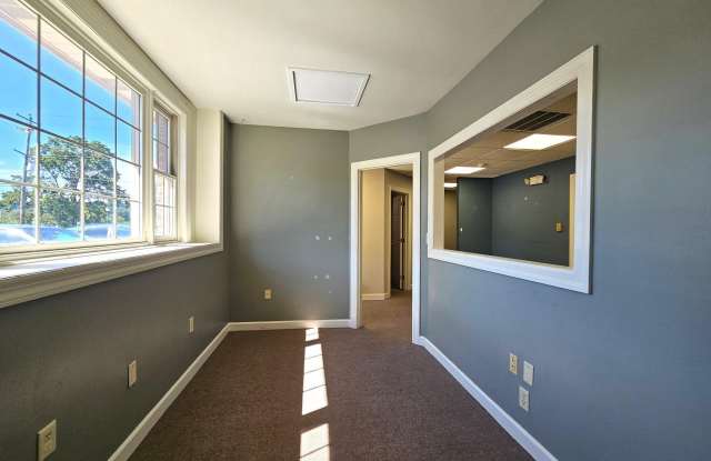 3504 LINCOLN Highway Gallery 4