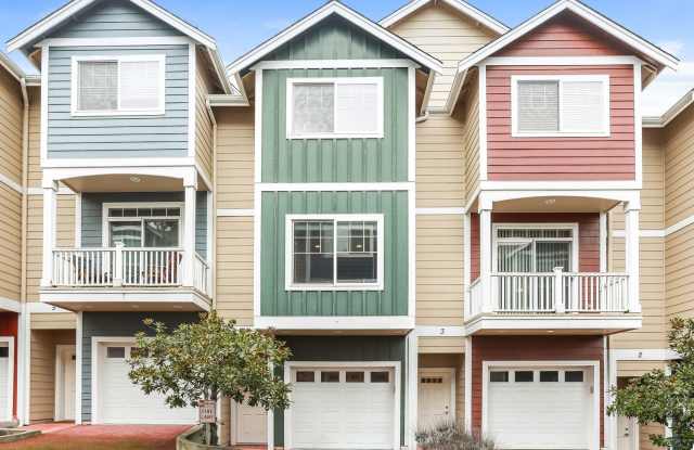 Bright and inviting townhome located in a charming community in Mountlake Terrace. - 4801 214th Lane Southwest, Mountlake Terrace, WA 98043