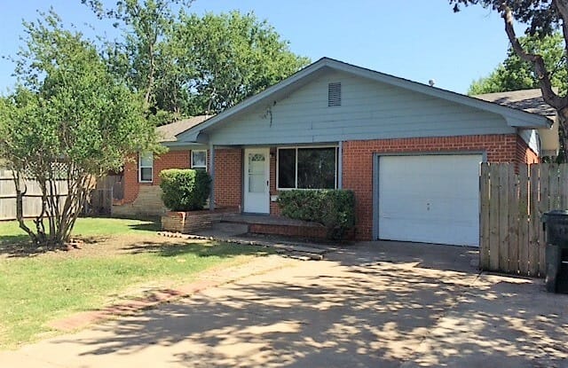 1004 West Robinson Street - 1004 West Robinson Street, Norman, OK 73069
